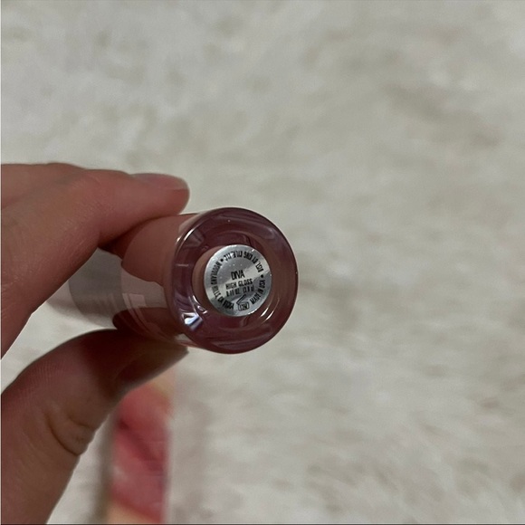 Kyle Cosmetics Diva High Gloss - Picture 4 of 4